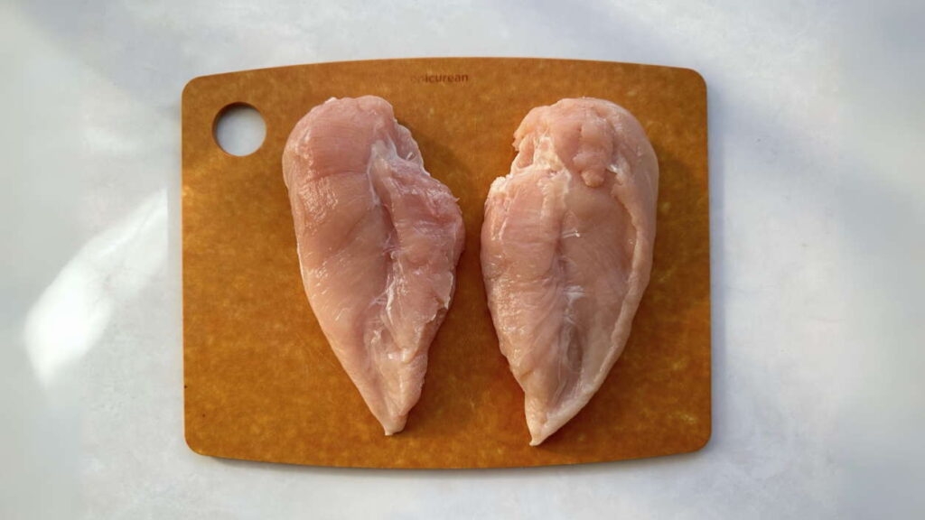 鶏むね肉の切り方。左右の見分け方